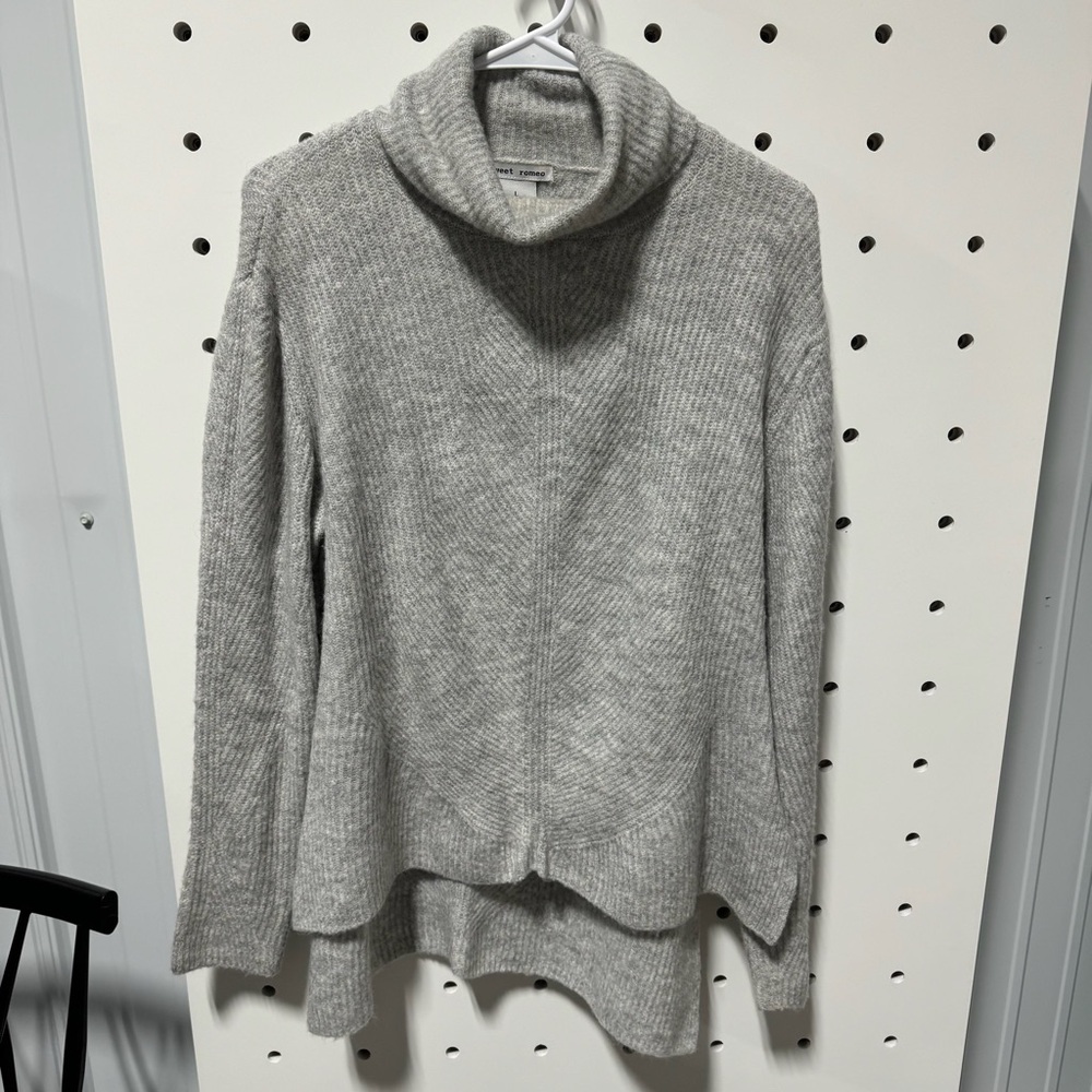 Sweet Romeo grey turtleneck sweater size large